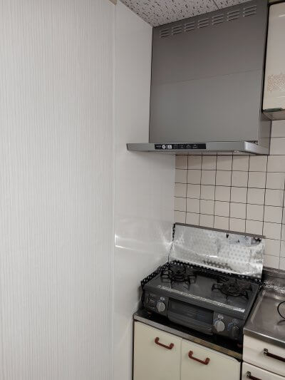 レンジフード交換 / キッチンパネル / クロス工事 | キッチン