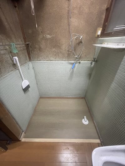 洗濯機置き場の床改修工事 | 洗面化粧室